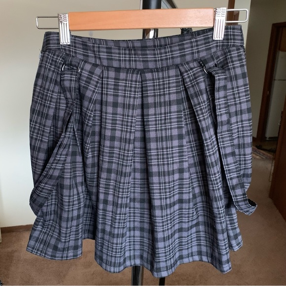 Hot Topic Plaid Suspenders Pleated Mini Skirt - Picture 4 of 9